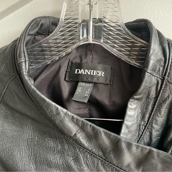 Danier Asymmetrical Zip Front Black Genuine Leather Moto Jacket size 4 - Picture 8 of 9